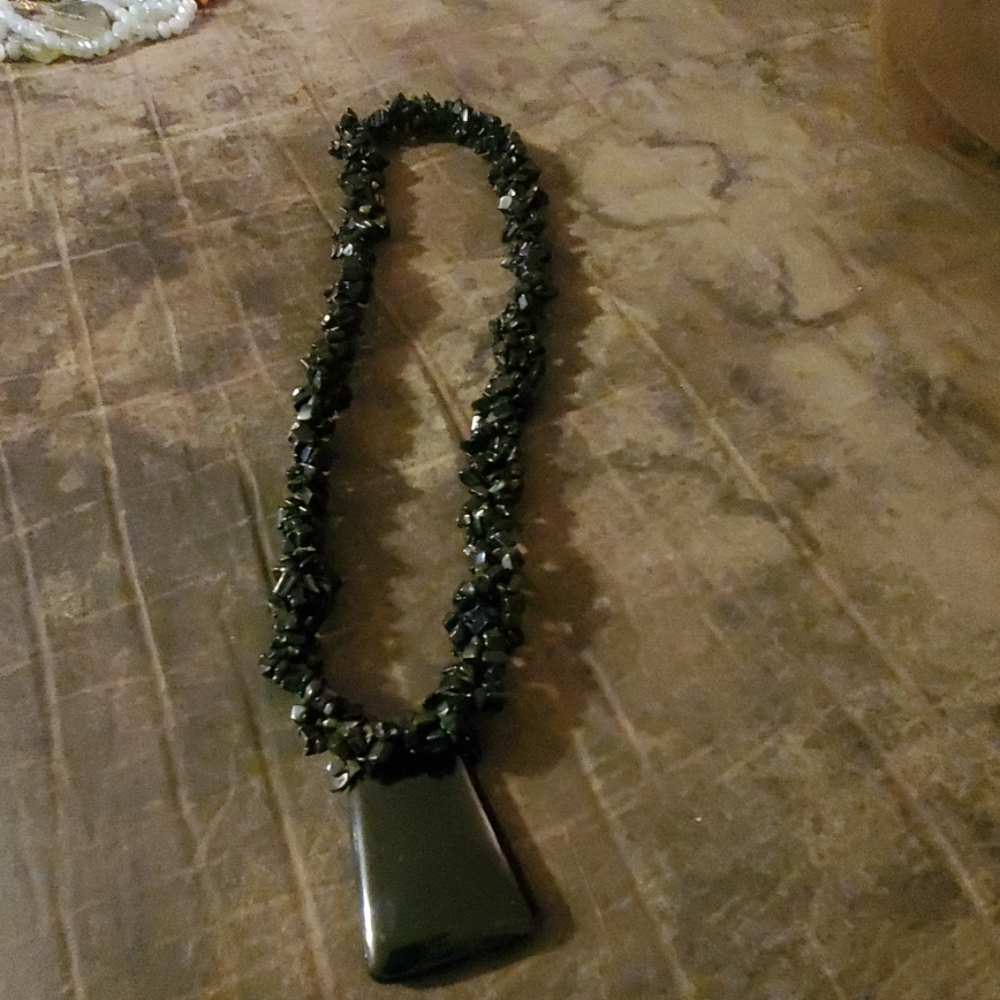 Black beaded bold necklace